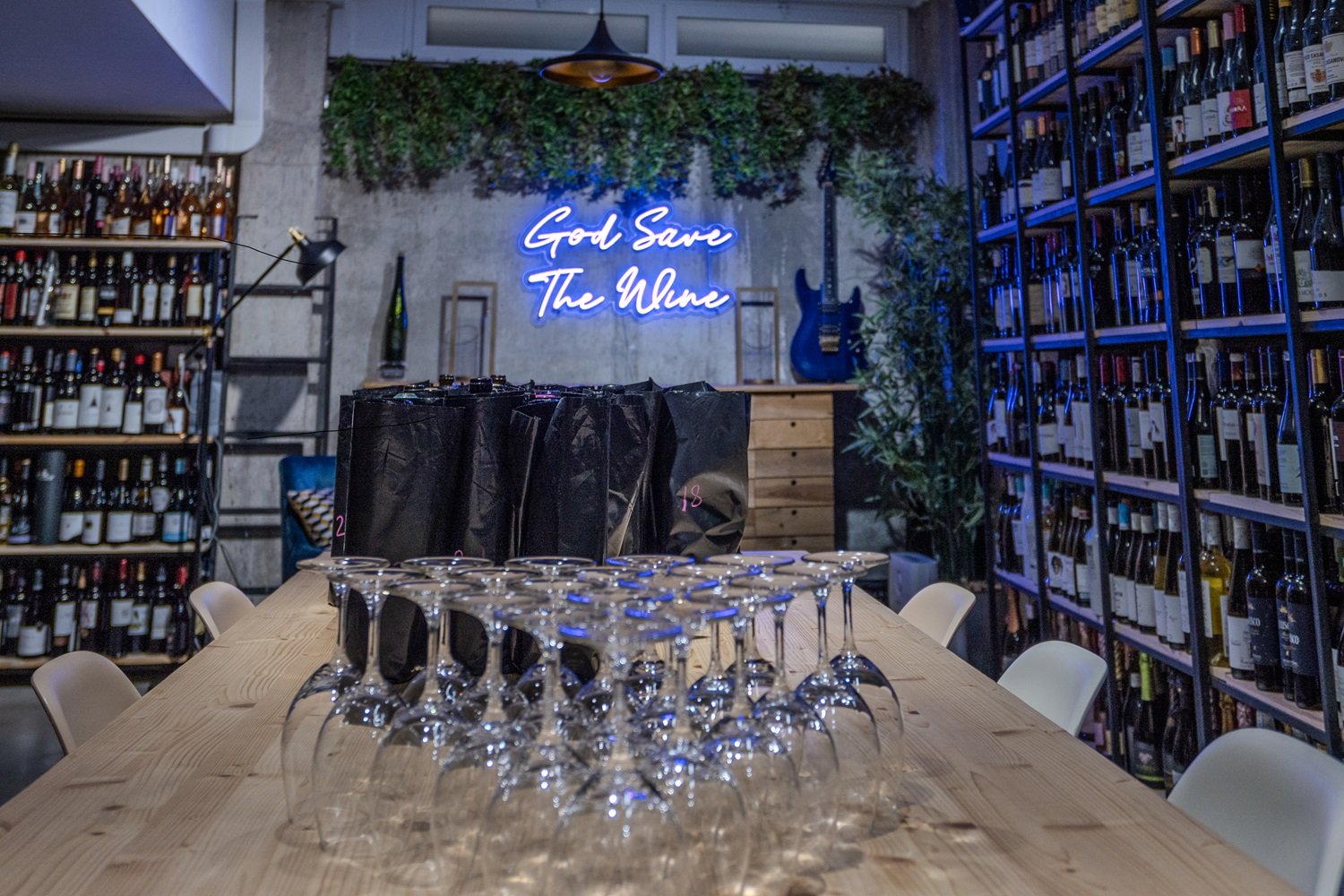 God Save The Wine Club acoge la cata de Ferrán Centelles para Jancis Robinson